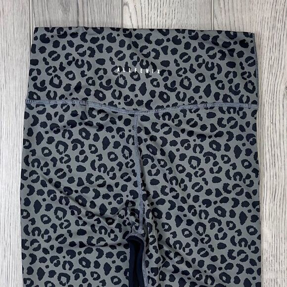 All Fenix Charcoal Cheetah Size S High Rise Jagger Athletic Workout 7/8 Leggings - Picture 11 of 15
